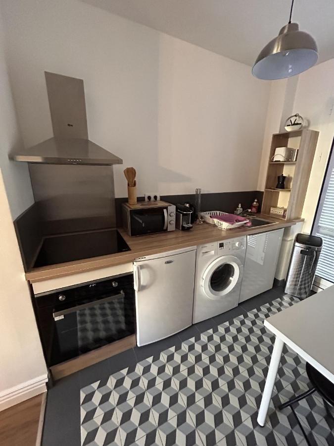 Le Verlaine, Studio En Centre Ville A Deux Minutes Des Plages Menton Exterior photo